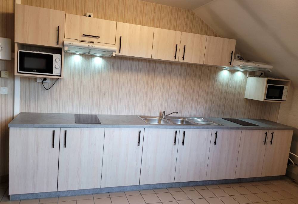 Installation cuisine double postes dans salle de restauration militaire