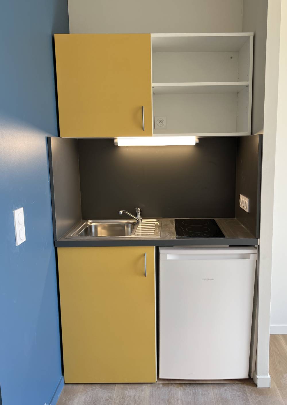 Installation-cuisinette-équipée-logement témoin-Residence 3F-Annecy-Haute Savoie - Copie